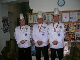 2008. év képei - 2008.11.13. - Szakácsolimpikonok a könyvtárban