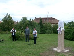 hatar_gyozo_szoboravatas_2014_08_20_05